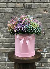 Цветочная композиция из Гипсофила и Розы в шляпной коробке в Кузнецово