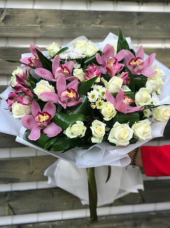 Букет цветов из: Розы и Хризантемы в Кузнецово