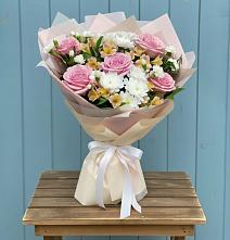 Букет цветов из:  Гвоздики, Орхидеи и Розы #REPLACE_PRED# Кузнецово