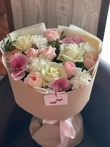 Букет цветов из: Орхидеи, Розы и Гвоздики в Кузнецово