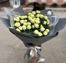 Букет Белые кустовые розы Солинеро в Кузнецово