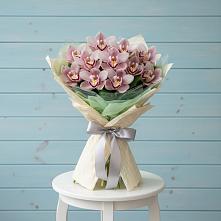Букет цветов из:  Орхидеи и Розы в Кузнецово