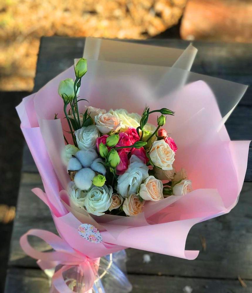 Букет цветов из: Розы и Лизиантусы в Кузнецово