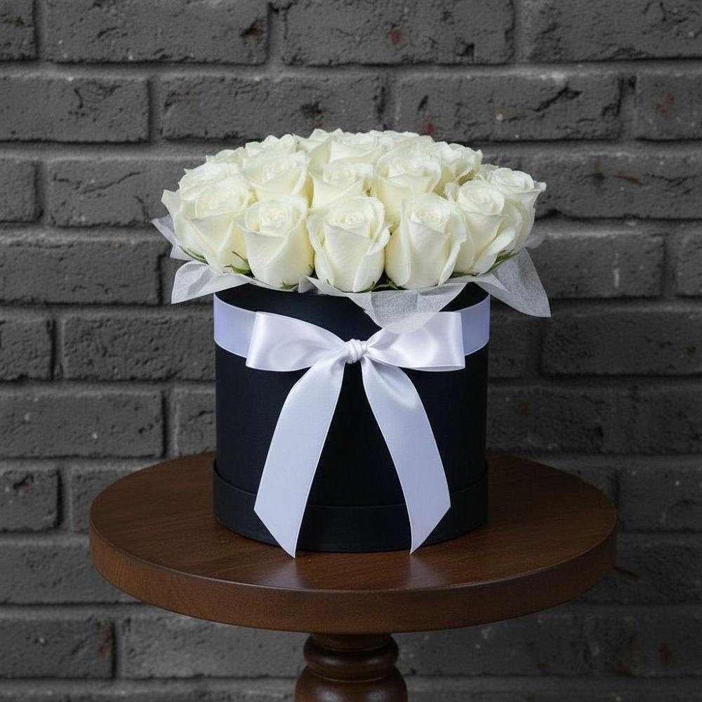 Цветочная композиция из Розы в шляпной коробке в Кузнецово